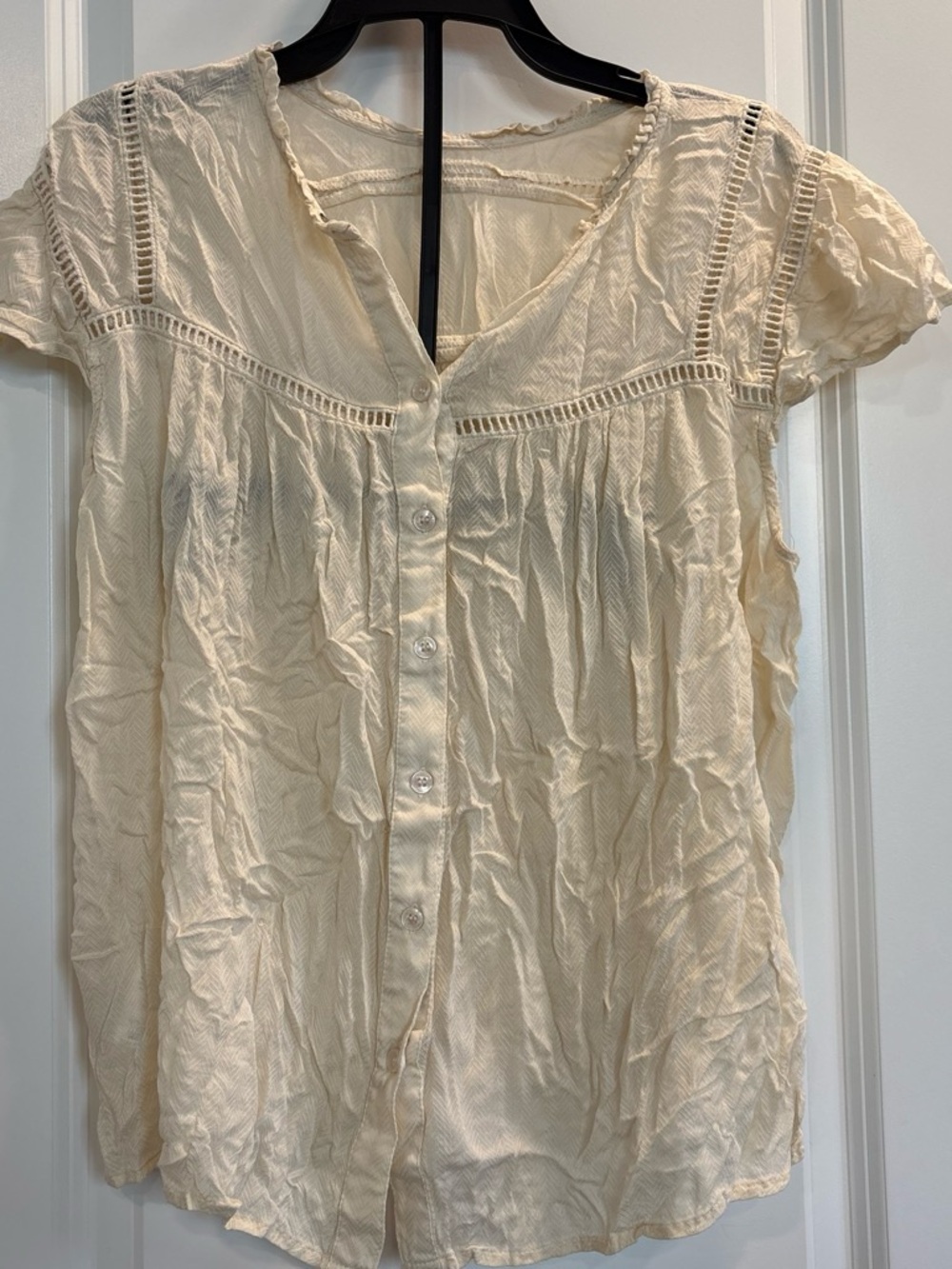 Women's Cream Button-Front Eyelet Blouse
